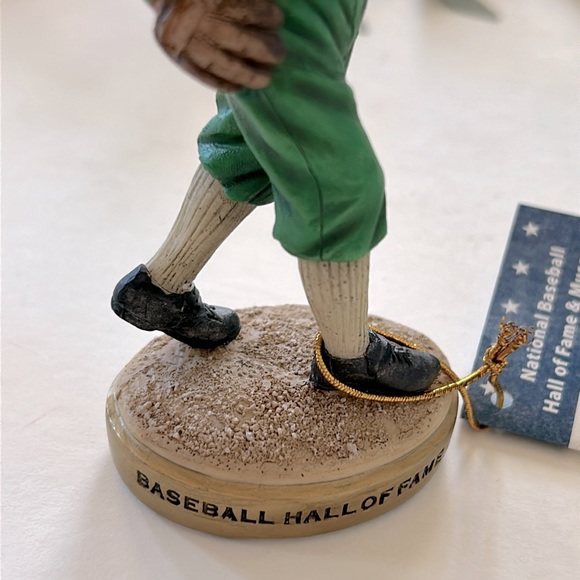 National Baseball Hall of Fame & Museum Sculpture Collection - Picture 6 of 9